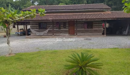 Casa com 04 dormitórios em Lageado Baixo Guabiruba