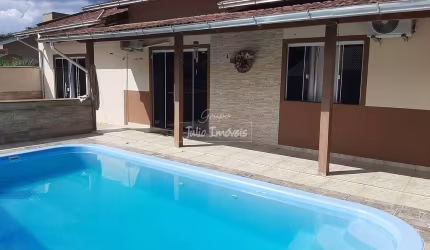 Casa com piscina nas Aguas Claras