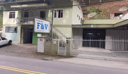 Galpão comercial/ industrial na Primeiro de Maio