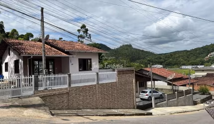 Casa de 2 quartos com 1 vaga Limeira Brusque