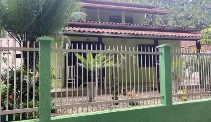 Casa 3 dormitórios e 2 vagas em Brusque