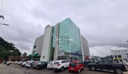 Sala comercial no centro da Guabiruba.