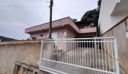 Casa 4 Dormitórios Cerâmica Reis Brusque