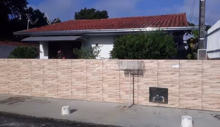 Casa 3 Dormitórios no Planalto Brusque
