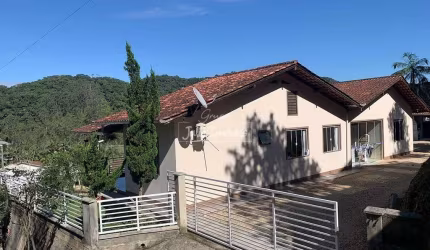 Casa 5 Dormitórios na São Pedro em Brusque