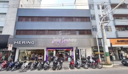 Ampla sala comercial no Centro de Brusque