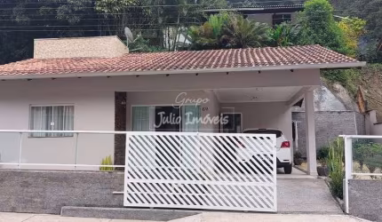 Casa térrea com terreno grande Azambuja Brusque