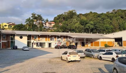 Galpão no Jardim Maluche