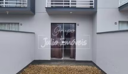 Sobrado Geminado  2 quartos no bairro Dom Joaquim