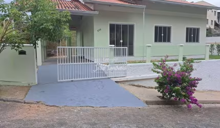 Casa 3 dormitórios Azambuja em Brusque