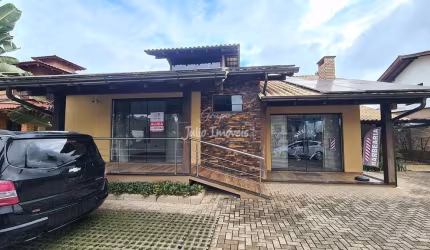 Ponto comercial com 3 salas no Centro de Guabiruba