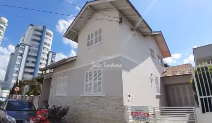 Casa com 4 quartos no Centro de Brusque