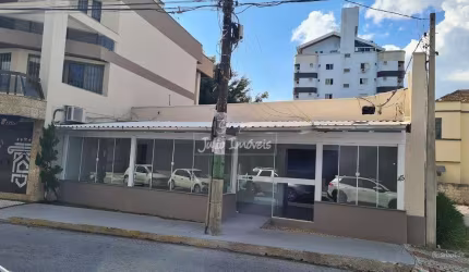 Sala comercial ampla no Centro de Brusque