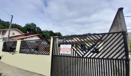Casa semi mobiliada para locação no bairro Bateas