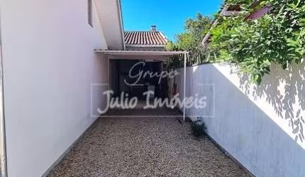 Galpão de dois pisos no Souza Cruz para alugar