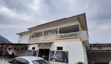 Casa 03 quartos para locação no bairro São Pedro
