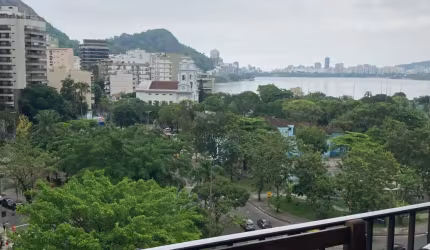 Vendo apartamento no Humaitá prédio com infraestrutura