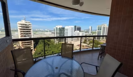 Vendo apartamento na Rua Aroazes com vistão livre para Abelardo Bueno