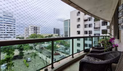 Vendo apartamento 3 quartos na Rua Aroazes Barra Olímpica