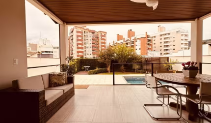 ## Residência Espetacular no Córrego Grande - Florianópolis