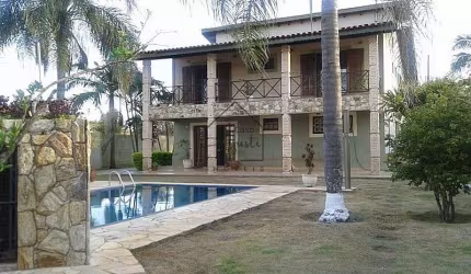 Linda Casa à Venda - 400m² - 4 suítes - Bom Jesus dos Perdões/SP