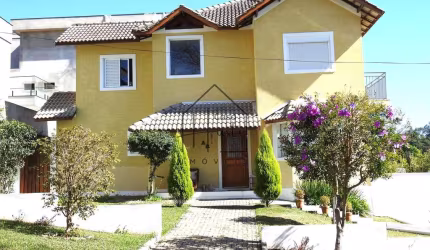 LINDA CASA COM VISTA ESPETACULAR  À VENDA -  3 DORM. SENDO 2 SUÍTES - Altos de São Roque - Ponderos