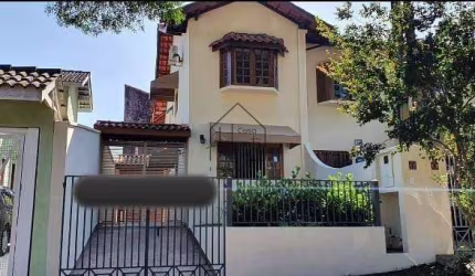Casa em condomínio, disponível pra venda e locação, em Cotia, SP