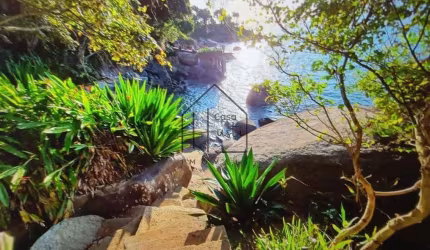 Área nobre no sul de Ilhabela. Ideal para condomínios e loteamentos, e com praia exclusiva de frent