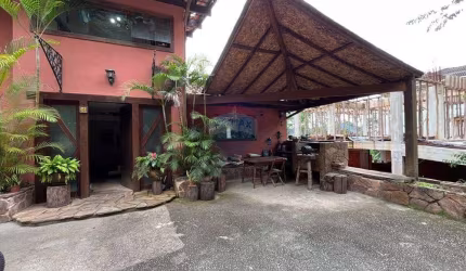 Casa em condomínio à venda no bairro Parque do Imbuí