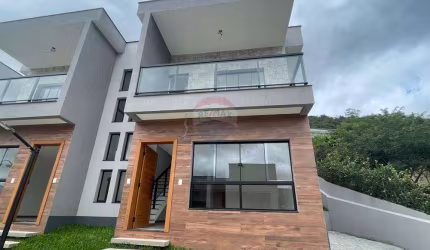 'Luxuosa Casa no Golfe, Teresópolis, à Venda'