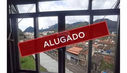 Encantadora Casa de Vila em Fazendinha para Alugar