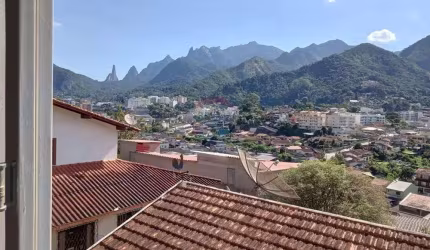 'Casa de vila com 3 quartos na Fazendinha'