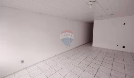 Sala comercial com 32m² na Várzea!
