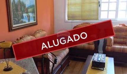 Linda casa triplex mobiliada em condomínio. Entrar e morar!
