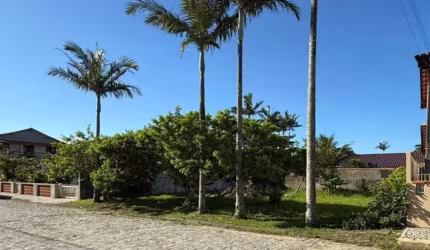Terreno com 289m² à 300mts do Molhe da Praia do Gravatá