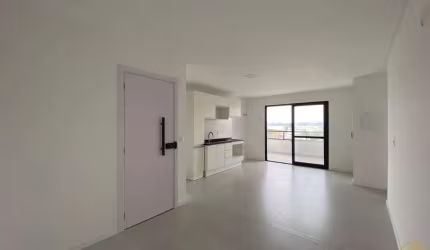 Apartamento à 150mts da praia, no Centro de Navegantes/SC