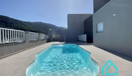 Apartamento à venda no centro de Ubatuba SP (piscina e elevador)