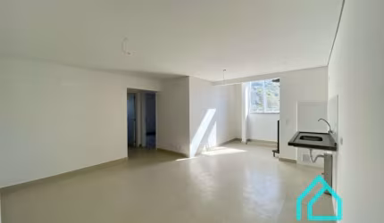 Cobertura duplex 2 dormitórios sendo 1 suíte  à venda no centro de Ubatuba SP