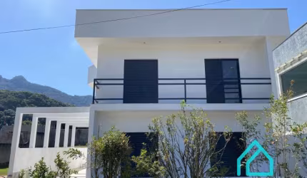 Casa em condomínio fechado à venda em Ubatuba SP