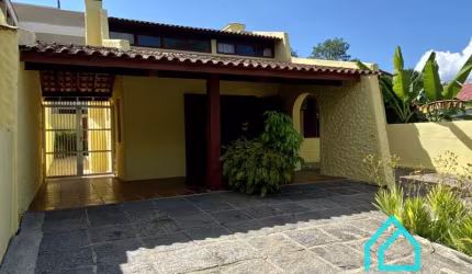 Casa com 4 dormitórios à venda na Praia da Enseada a poucos passos do mar - Ubatuba SP