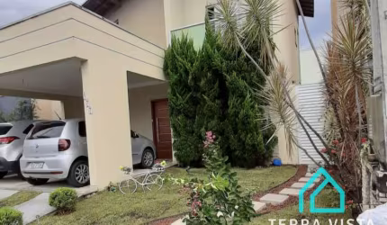 Casa com 3 suítes à venda em condomínio fechado em Tremembé SP