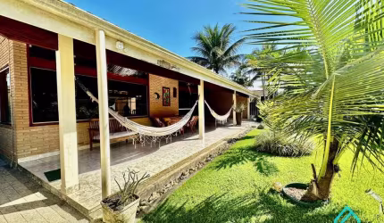 Linda casa térrea a venda com 3 dormitórios em condomínio fechado na Praia do Lázaro SP