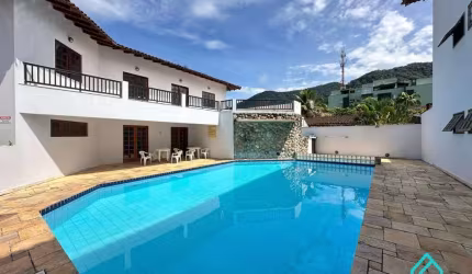 Apartamento à venda com 2 dormitórios na praia do Lázaro Ubatuba SP