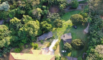 Chácara com 3 Suítes à Venda, at. 3.741 m² R$ 2.400.000 - Paisagem Renoir - Cotia/SP