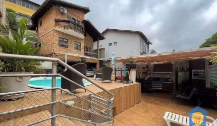 Casa com 3 dormitórios à Venda, 180 m² por R$ 760.000 - Granja Viana - Cotia/SP