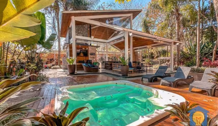 Casa com 4 dorms à Venda, A.c. 600 m² por R$ 2.870.000 - Recanto Verde - Carapicuíba/SP