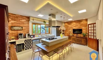 Casa com 3 quartos à venda, 1.439 m² por R$ 2.500.000 - Chácara dos Lagos - Granja Viana, Carapicuíba/SP