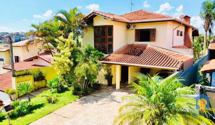 Casa com 3 Suítes para Alugar, 360 m² por R$ 7.064/mês - Parque Paulistano - Granja Viana, Cotia/SP