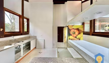 Casa com 3 Suítes à venda, 345 m² por R$ 1.650.000 - Granja Viana - Cotia/SP