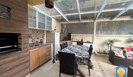 Casa com 4 quartos à venda, 187 m² por R$ 990.000 - Granja Viana - Cotia/SP